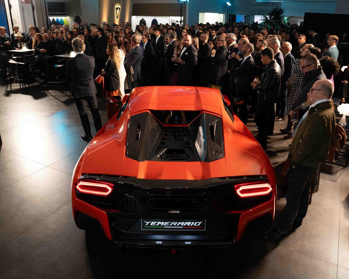 Grand Opening of Lamborghini Torino: the new showroom inaugurated in the Piedmont capital