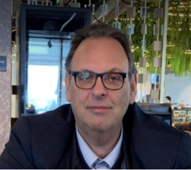 MIKIS THEODORAKIS: THE GLOBAL GREEK