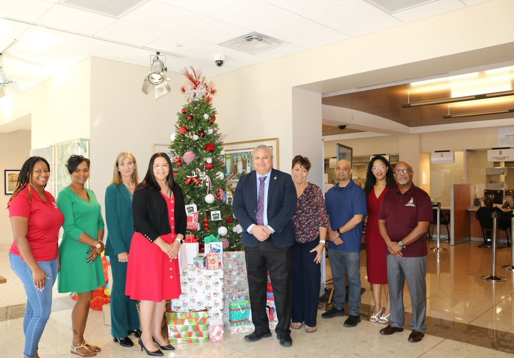 Cayman: Civil Servants Support Families Through Christmas Giving Tree
